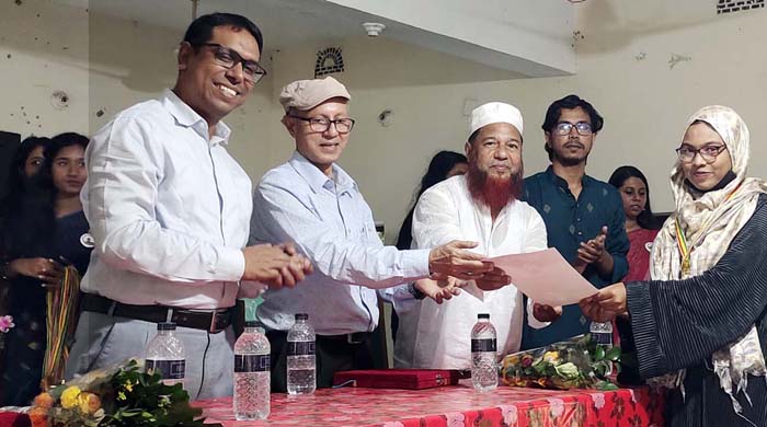 আলোকিত মানুষের খোঁজে উৎসব মুখর পরিবেশে কালুখালীতে শিক্ষা উৎসব অনুষ্ঠিত